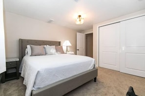 4 bedrooms, desk, iron/ironing board, WiFi