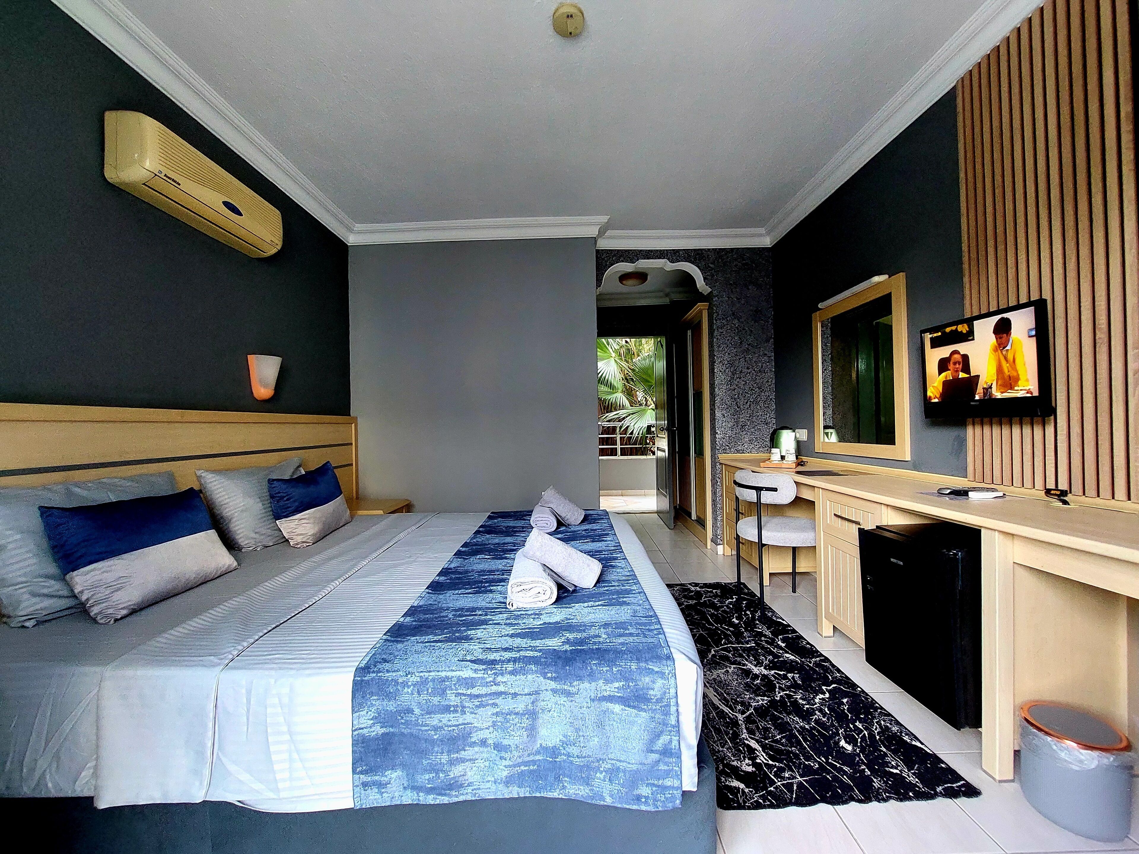 standard room | 1 bedroom, hypo-allergenic bedding, minibar, laptop workspace