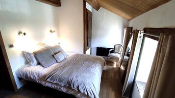 2 slaapkamers, een strijkplank/strijkijzer, gratis wifi, beddengoed