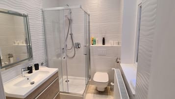 Apartemen, kamar mandi pribadi | Kamar mandi