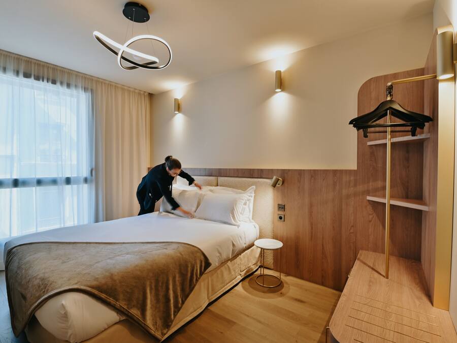 Memory-foam beds, individually decorated, individually furnished, desk