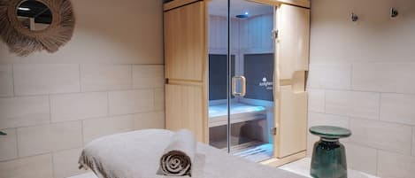 Body treatments, facials, 2 treatment rooms, massages