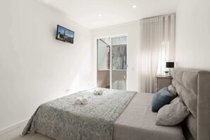 5 chambres, fer et planche à repasser, Wi-Fi, draps fournis