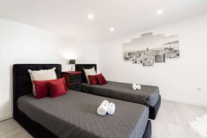 5 chambres, fer et planche à repasser, Wi-Fi, draps fournis