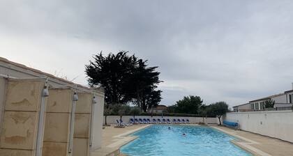 Jolie maison en résidence avec piscine pour 5