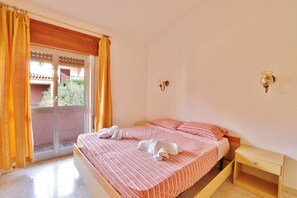 3 bedrooms, WiFi, bed sheets