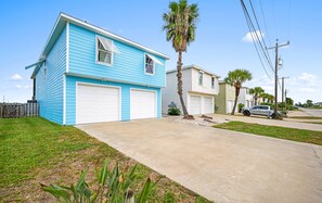 Exterior - Pool, Pet Friendly & Near Beach - Cameroon Cabana (Port Aransas)