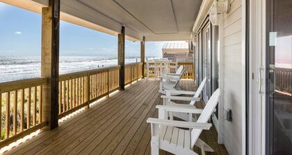 The Beachcomber- Stunning Oceanfront Home in PKS, NC