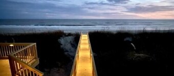 The Beachcomber- Stunning Oceanfront Home in PKS, NC