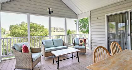 Excellent 4 bedroom/2 bath House near DE and MD Beaches! Community Pool, Beach Town!