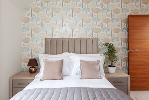 5 Schlafzimmer, Bügeleisen/Bügelbrett, Reisekinderbett, kostenloses WLAN