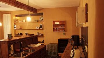 Dining tables, kitchen islands