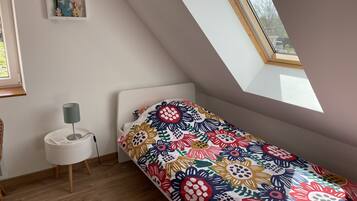 2 bedrooms, bed sheets