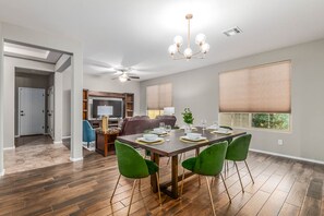 Dining - Gorgeous 3/2 Corner Lot with Firepit and Grassy Yard! (Gilbert)