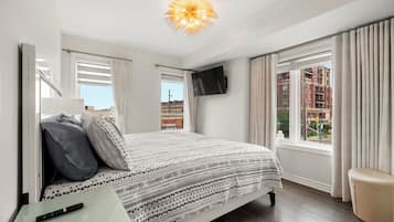 Premium Townhome, 2 Bedrooms, Terrace, Lakeside | 2 bedrooms, individually decorated, individually furnished, desk