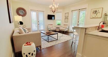 Fairhope Dreams, Downtown Fairhope, AL- Condo, New Orleans Style Balcony WIFI