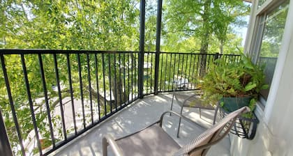 Fairhope Dreams, Downtown Fairhope, AL- Condo, New Orleans Style Balcony WIFI