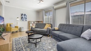Living area - NumberNine (Bright)
