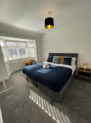 Casa tradicional, banheiro privativo | 3 quartos