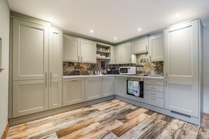 Cottage | Interior - Meadowsweet (Whitby)