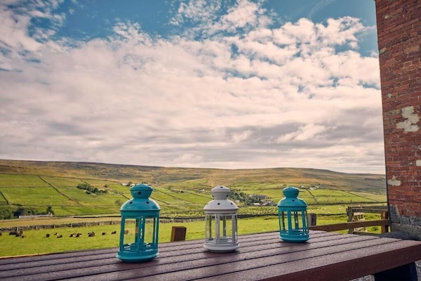 The Red Brick Barn, Rookhope - Host & Stay