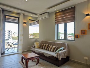 Una Smart TV, libros