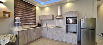 Romantic NIVI Luxury Appartement--10 min from Beach!