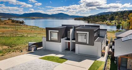 Lake Villavista - 4BR Luxury Townhouse l Pet Friendly l Lake Views l WiFi l BBQ