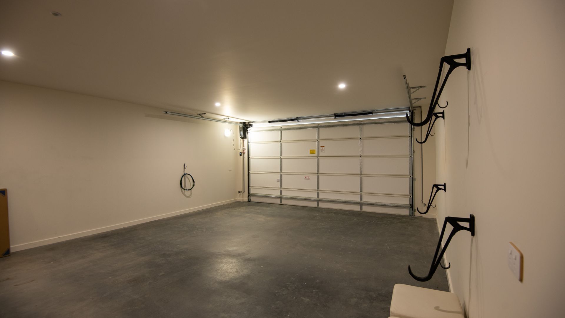 Lake Villavista - 4BR Luxury Townhouse l Pet Friendly l Lake Views l WiFi l BBQ — image 5