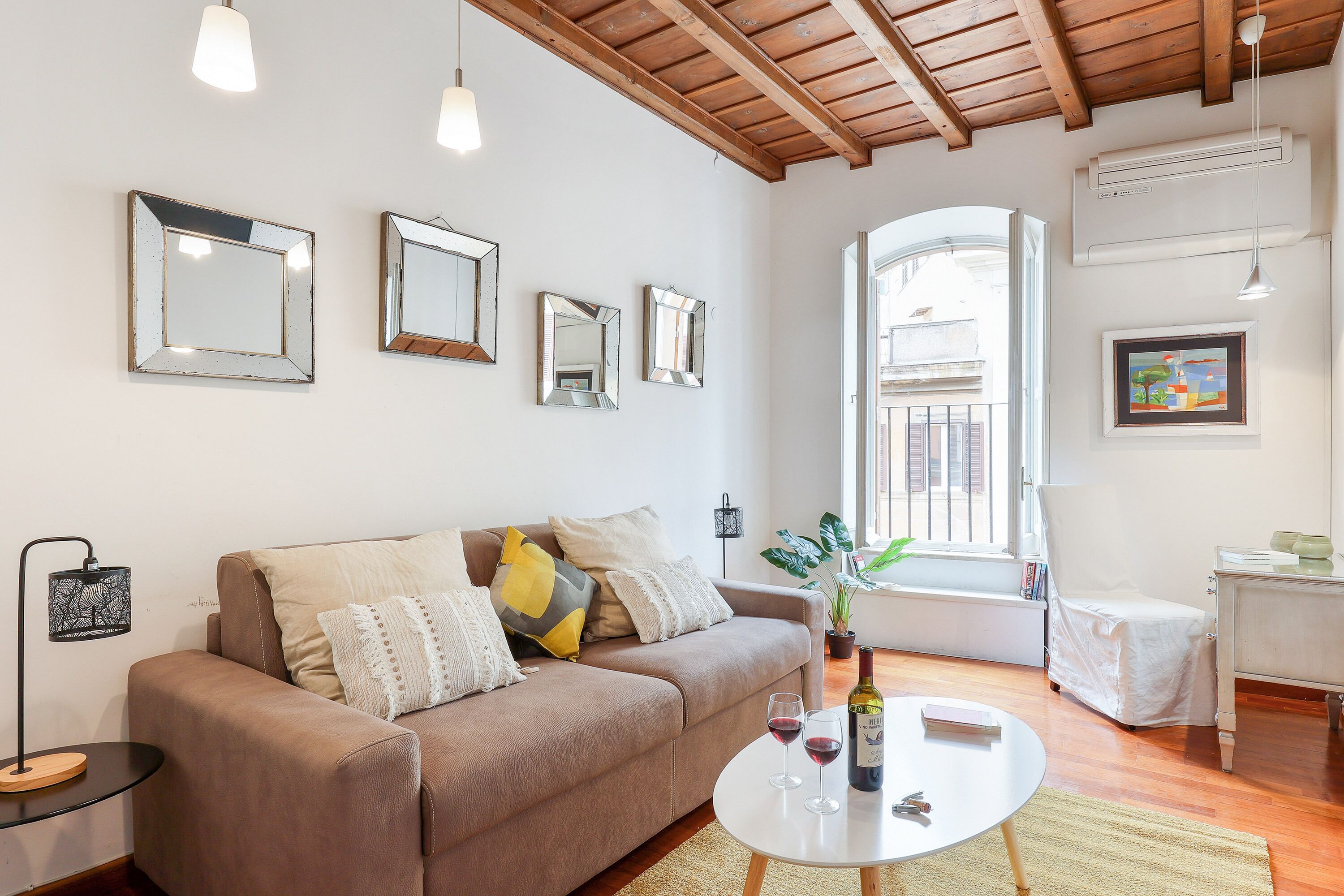 Apartamento City | Zona de estar | Una televisión de pantalla plana