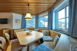 Apartment (Top 12) | Wohnbereich