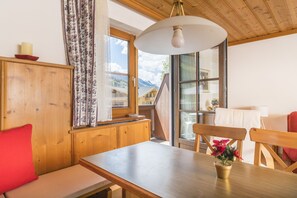 40 吋平面電視連有線電視頻道、電視