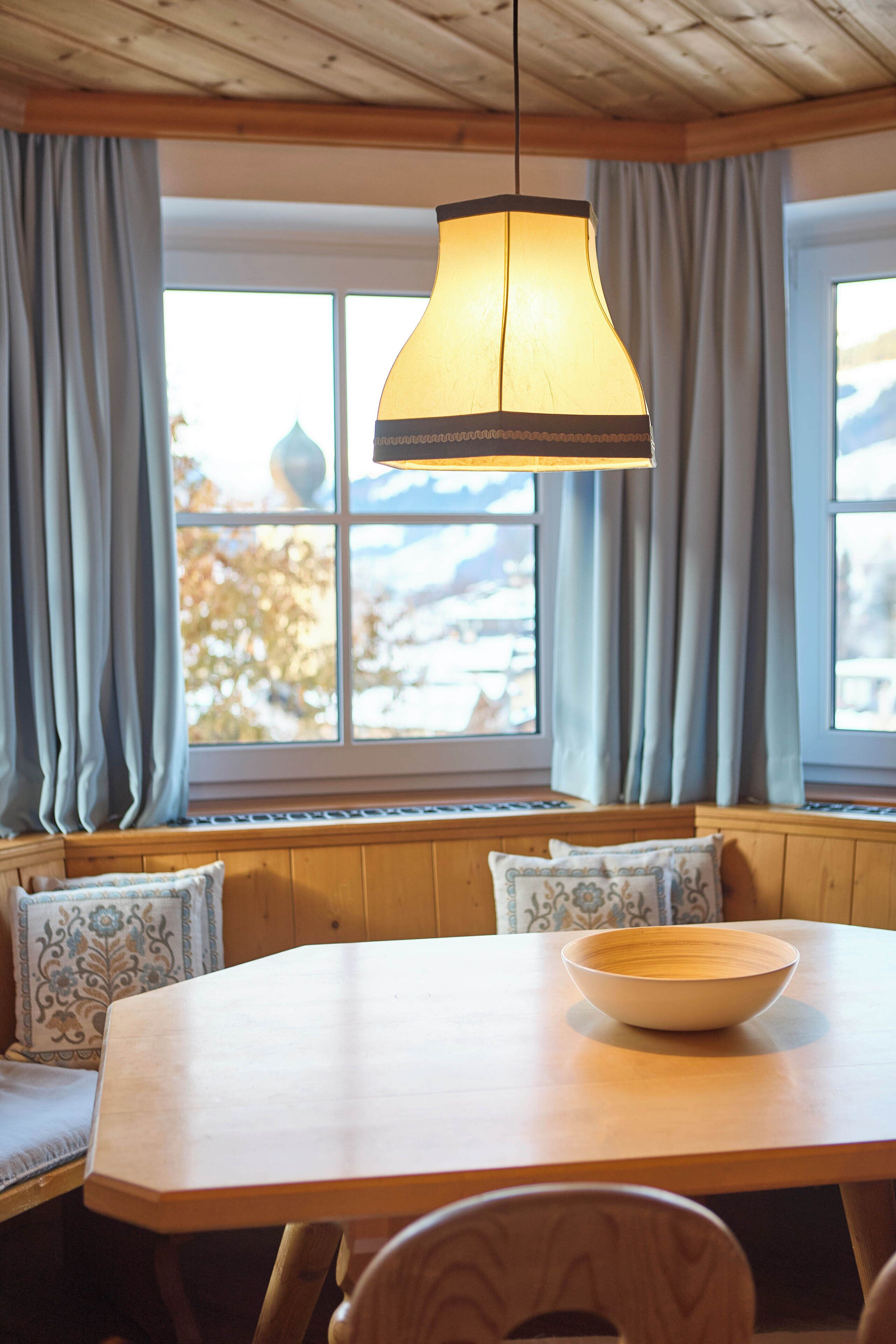 Apartment (Top 12) | Wohnbereich | 40-Zoll-Flachbildfernseher mit Kabelempfang, Fernseher