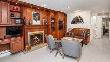 Condo, 2 Bedrooms | Living room | Smart TV