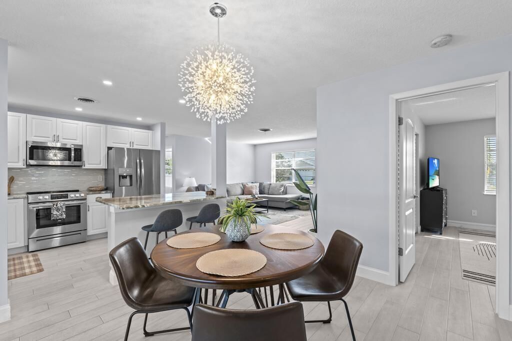 Modern Home w/ Heated Pool Near Downtown & Beaches