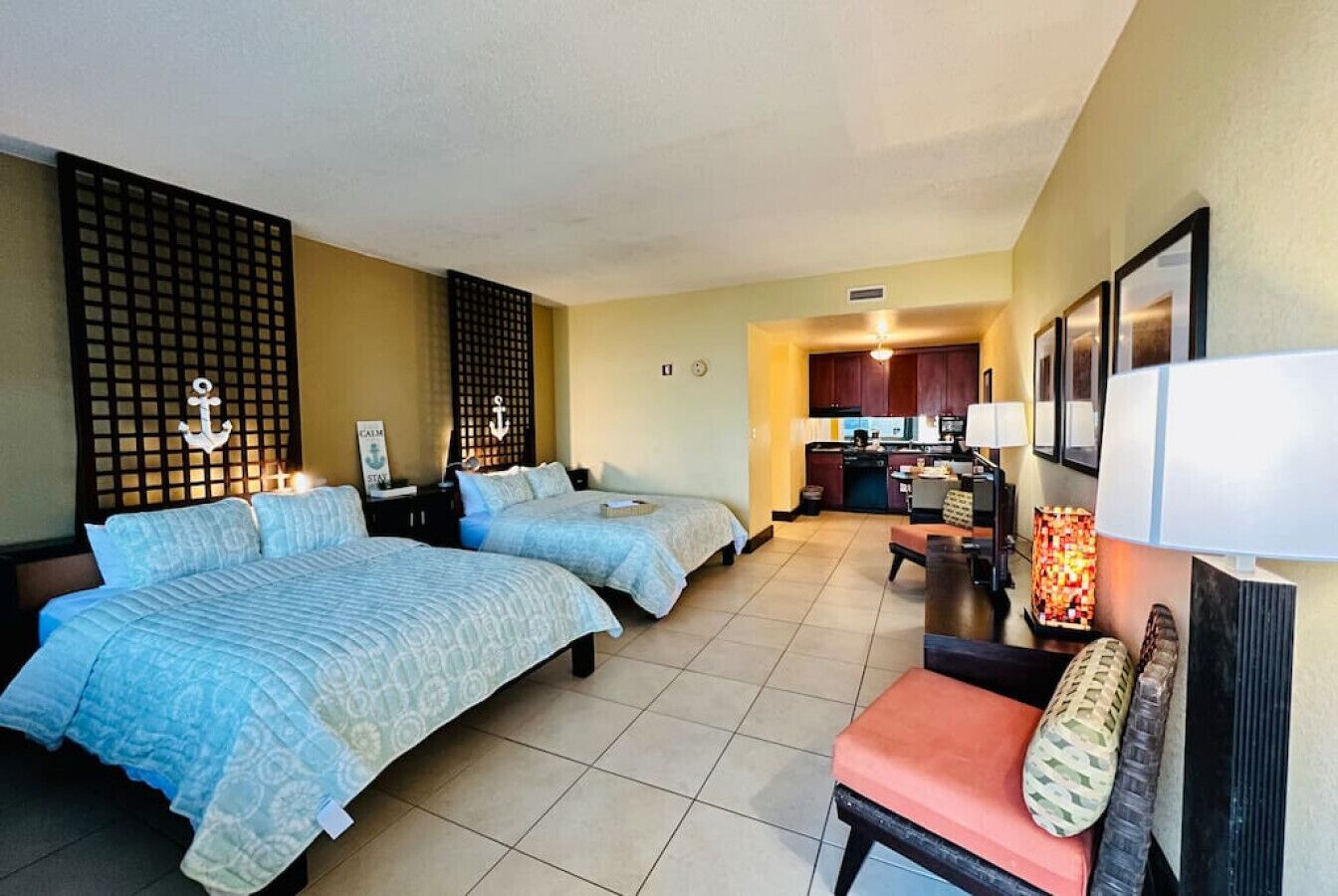 517 FlipFlop Zone... · Ground unit!Across from Pool & 2 min walk to the beach! Wifi, Free parking!