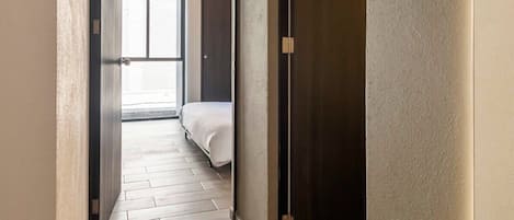 2 slaapkamers, een strijkplank/strijkijzer, reisbedje, wifi