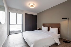 2 slaapkamers, een strijkplank/strijkijzer, reisbedje, wifi