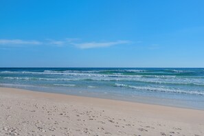 Una playa cerca