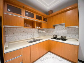 Apartamento | Cocina privada | Frigorífico, lavavajillas y congelador