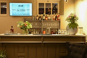 Bar (on property) - Belle Normandy (Bayeux)