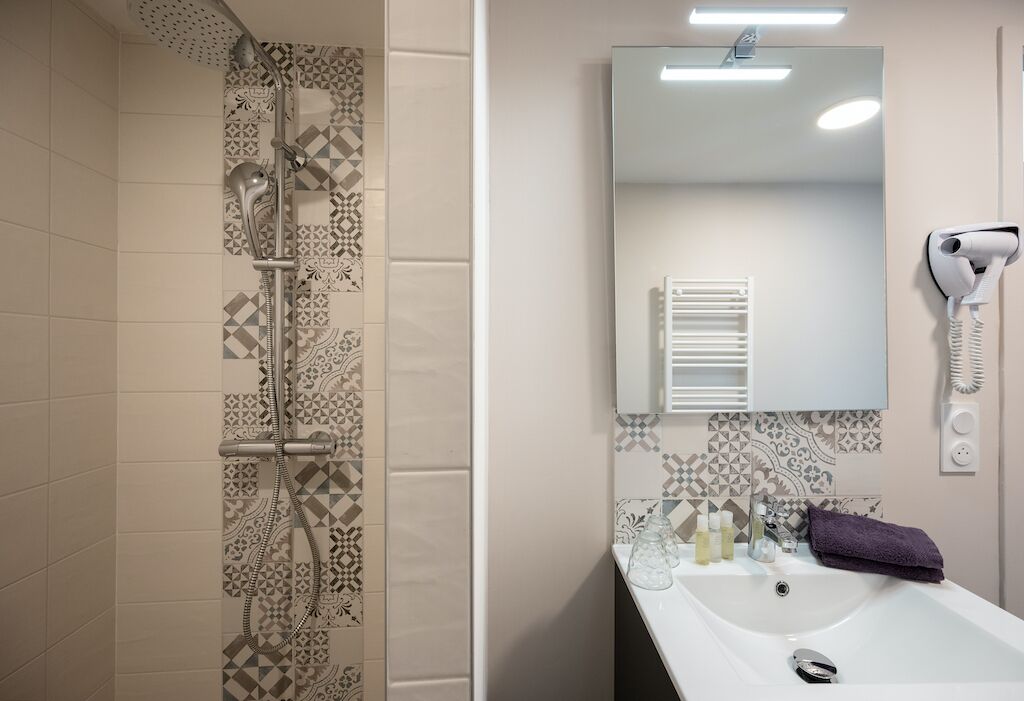 deluxe room | 1 bedroom, premium bedding, minibar, desk