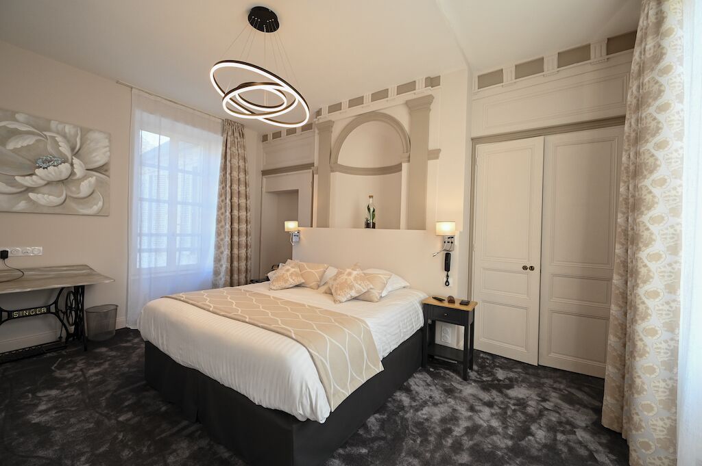 deluxe room | 1 bedroom, premium bedding, minibar, desk