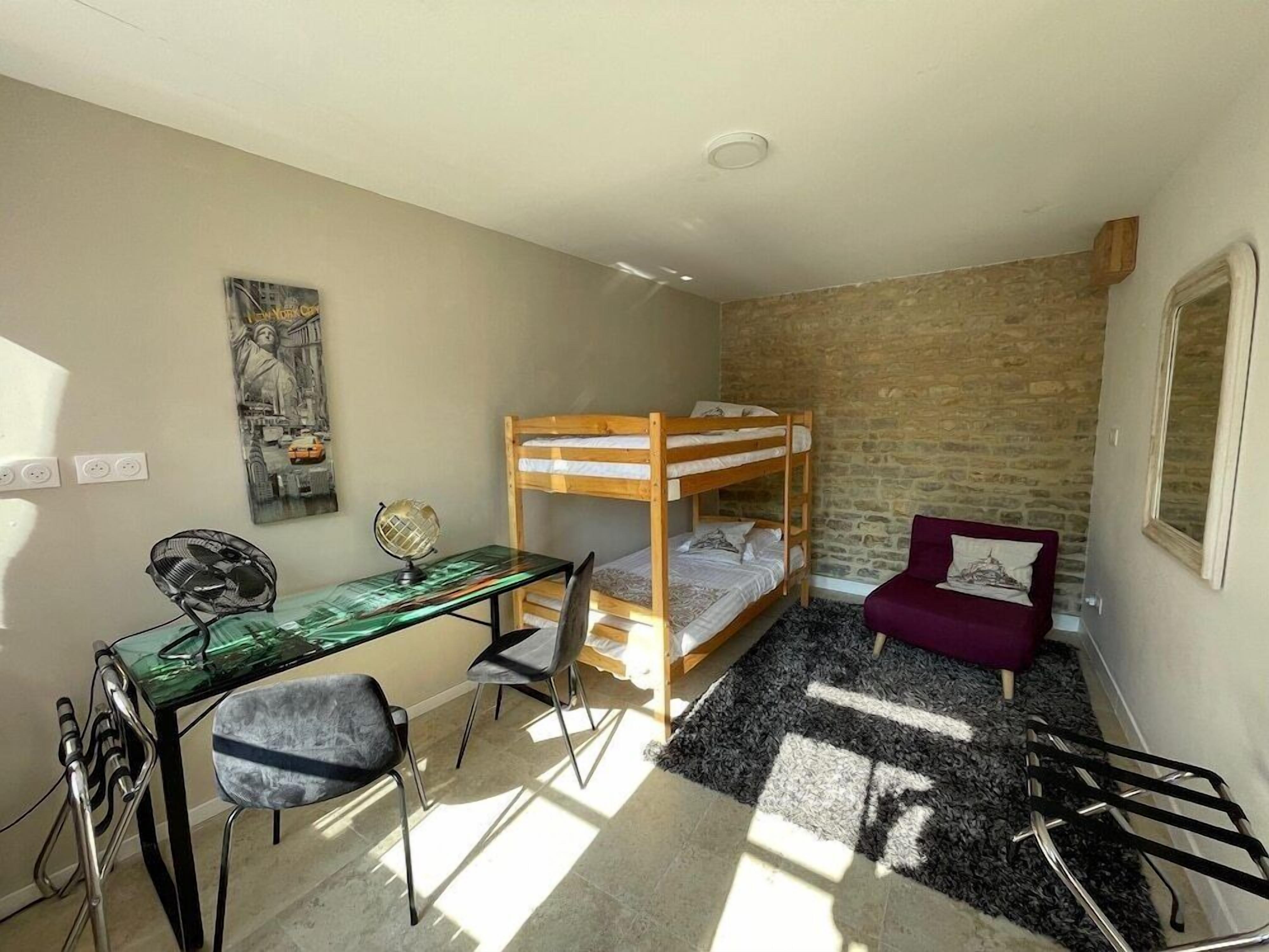 Premium bedding, minibar, desk, soundproofing