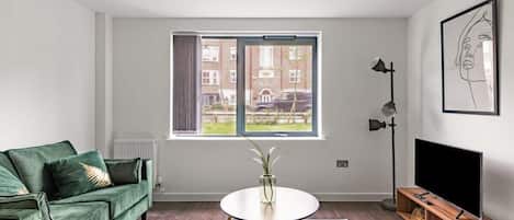 Een televisie en een kantoor