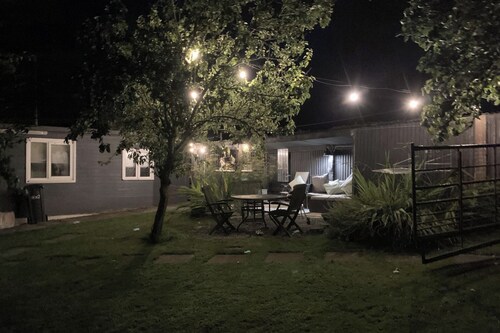 2-bed Cabin Sleeps 4 -small Pets Ok -free Parking