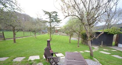 2-bed Cabin Sleeps 4 -small Pets Ok -free Parking