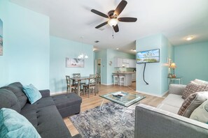 Smart TV - Sandy Toes & Fishing Poles! (Gulf Shores)