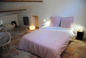 3 Schlafzimmer, Schreibtisch, Bügeleisen/Bügelbrett, kostenloses WLAN