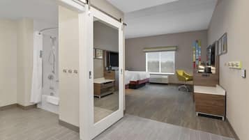 Standard Room, 2 Queen Beds, Accessible, Bathtub | Bathroom | Hair dryer, towels, soap, shampoo